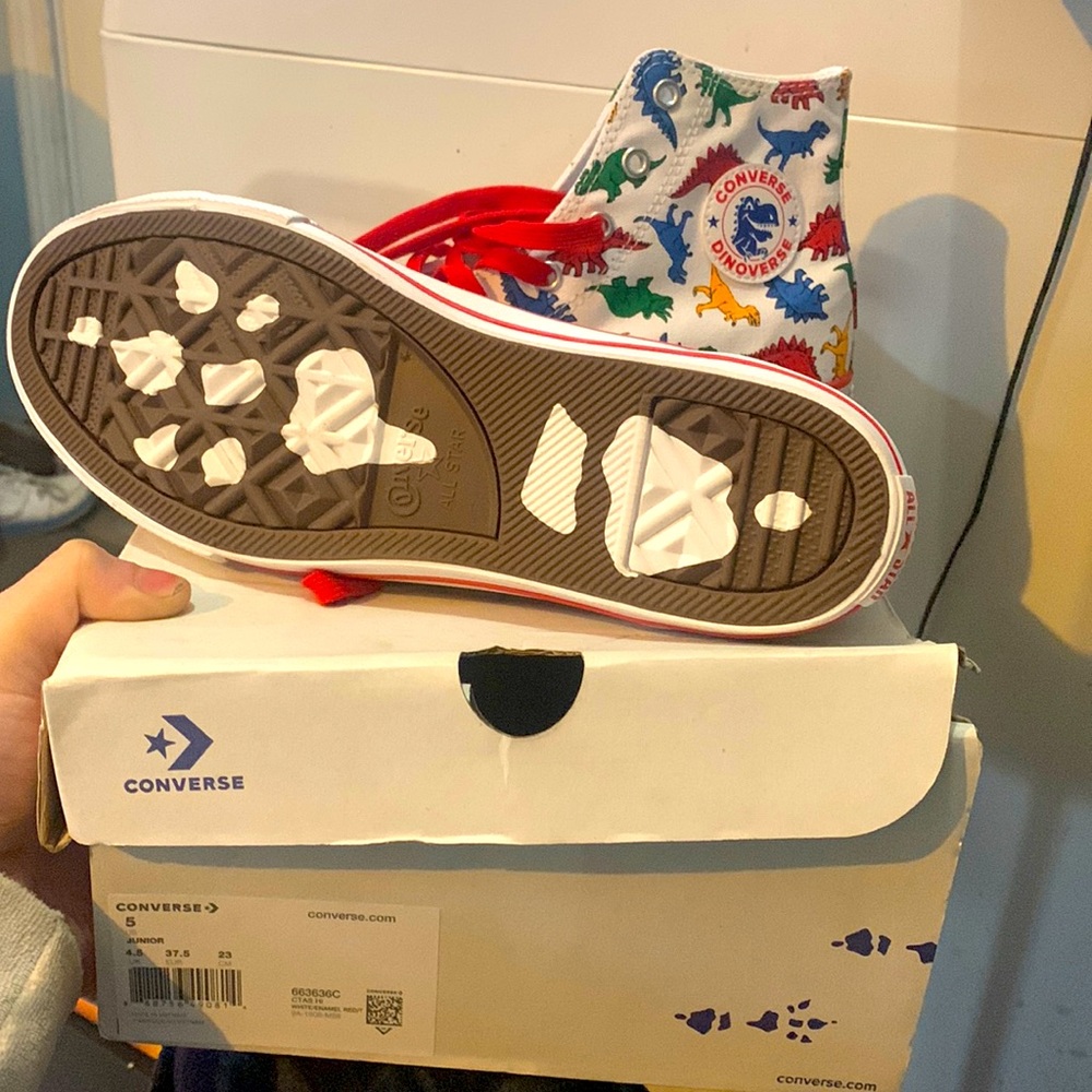 Dino converse size 5 brand new never worn with box